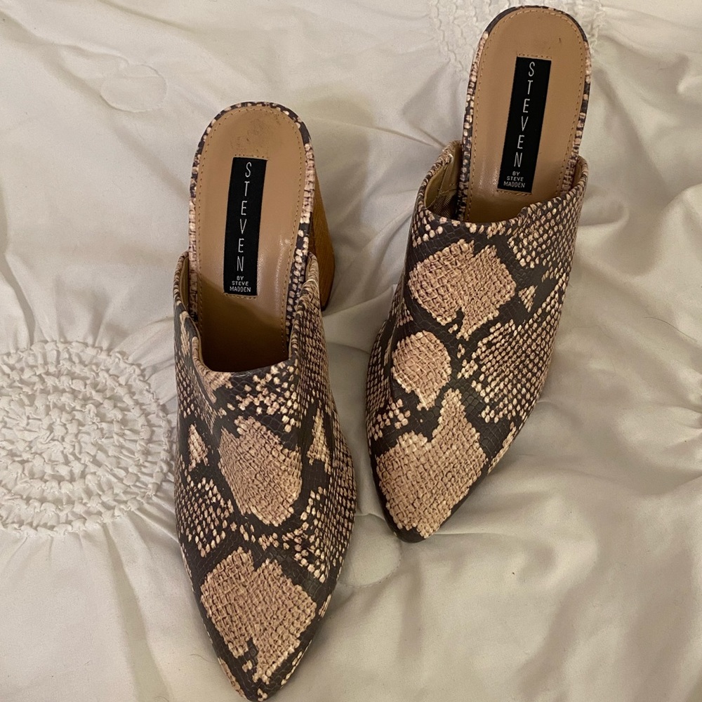 STEVE MADDEN Mule Heels